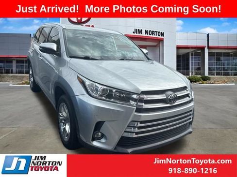 Used 2019 Toyota Highlander Limited FWD image 1