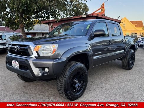 Used 2015 Toyota Tacoma PreRunner w/ SR5 Package image 2