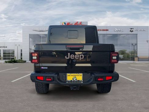 Used 2024 Jeep Gladiator Rubicon AWD/4WD image 4