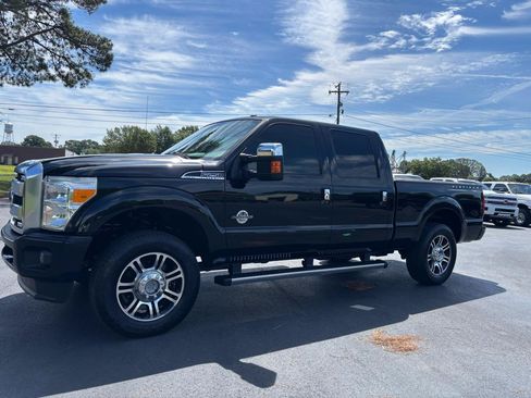 Used 2016 Ford F250 Platinum w/ FX4 Off-Road Package AWD/4WD image 5