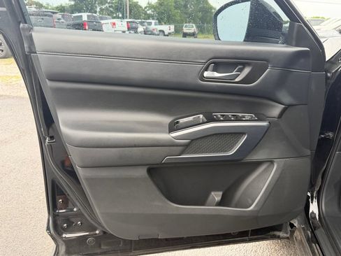 Used 2024 Nissan Pathfinder SL w/ SL Premium Package FWD image 14