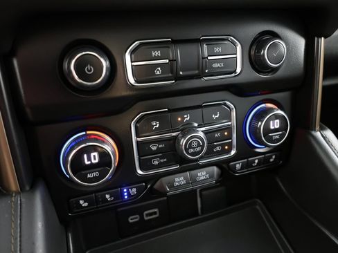 Used 2024 Chevrolet Tahoe High Country w/ Premium Package 2 image 32