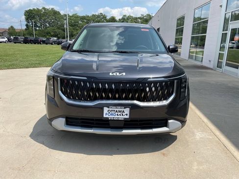 New 2026 Kia Carnival FWD image 3