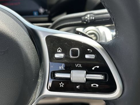 Used 2021 Mercedes-Benz GLB 250 image 29