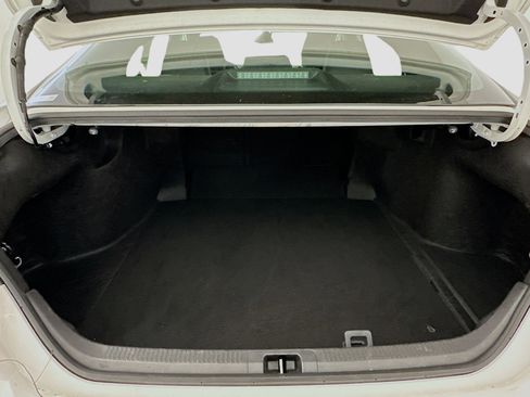 Used 2025 Toyota Camry SE image 30