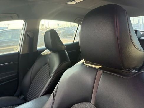 Used 2021 Toyota Camry SE FWD image 9