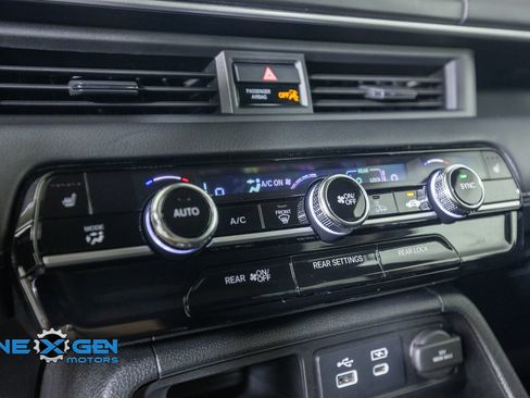 Used 2025 Honda Pilot Touring image 20