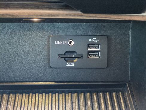 Used 2015 Ford F150 Lariat image 23