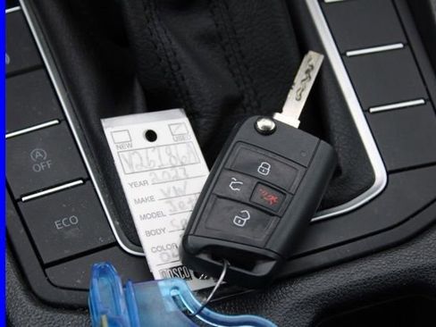 Used 2023 Volkswagen Jetta Sport image 26