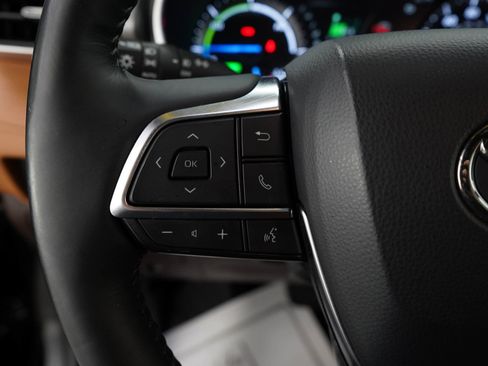 Used 2021 Toyota Highlander Platinum image 25