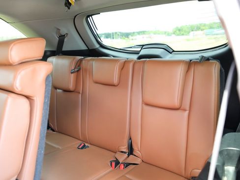 Used 2019 Toyota Highlander Limited Platinum w/ Carpet Mat Package (TMS) AWD/4WD image 14