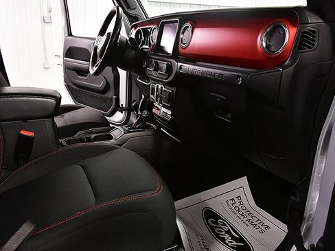 Used 2022 Jeep Wrangler Unlimited Rubicon w/ Cold Weather Group image 26