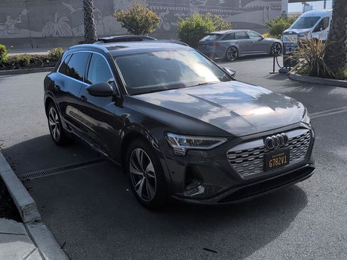 Used 2024 Audi Q8 e-tron Premium Plus w/ Premium Plus Package AWD/4WD image 5