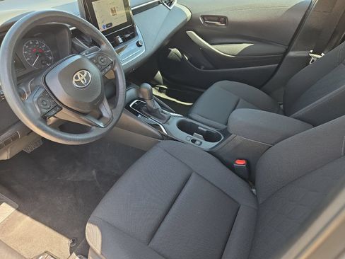 Used 2025 Toyota Corolla LE FWD image 9