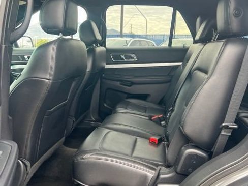 Used 2016 Ford Explorer XLT w/ Equipment Group 202A FWD image 25