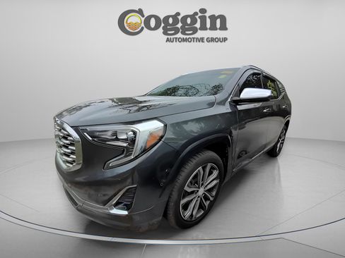 Used 2019 GMC Terrain Denali w/ Advanced Safety Package image 3