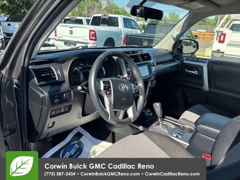 Used 2017 Toyota 4Runner SR5 AWD/4WD image 10
