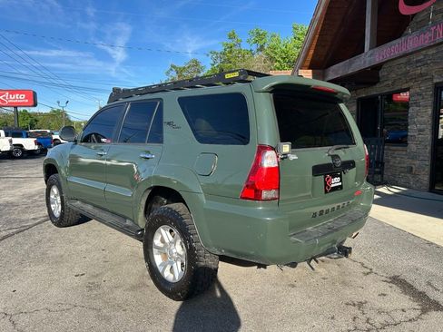 Used 2008 Toyota 4Runner SR5 AWD/4WD image 3