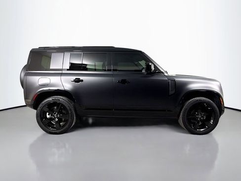 Certified 2025 Land Rover Defender 110 X-Dynamic SE image 4