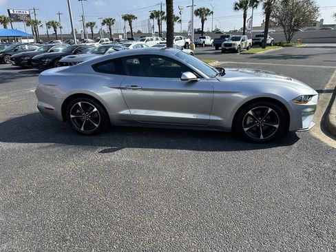Used 2020 Ford Mustang Coupe image 7