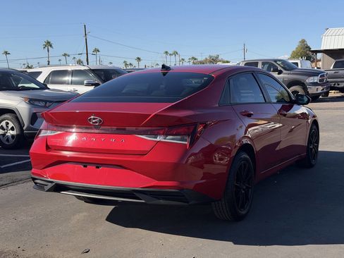 Used 2021 Hyundai Elantra SEL w/ Convenience Package image 10