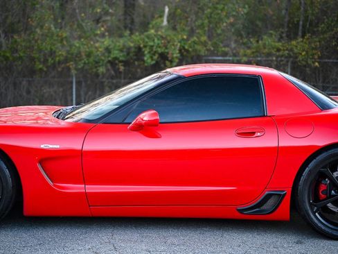 Used 2002 Chevrolet Corvette Z06 w/ Memory Pkg image 8