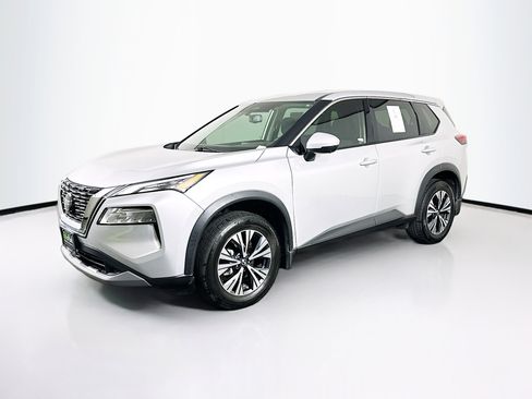 Used 2021 Nissan Rogue SV FWD image 3