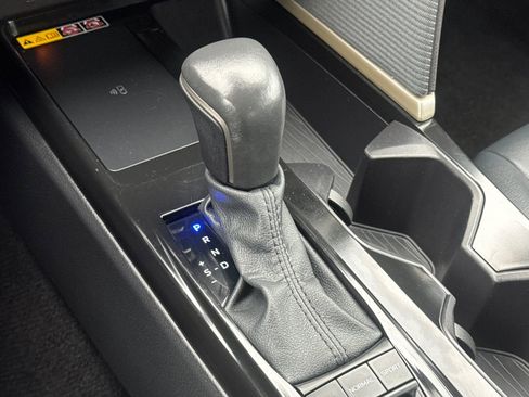 Used 2025 Toyota Camry SE image 25