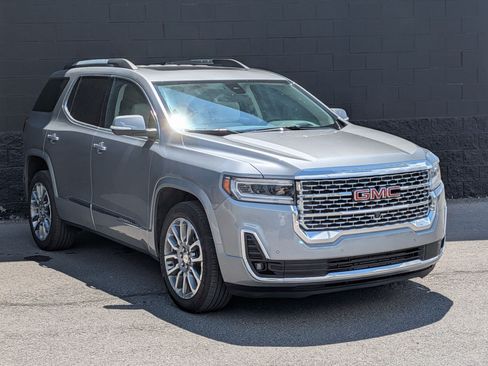 Used 2023 GMC Acadia Denali w/ Denali Technology Package AWD/4WD image 3