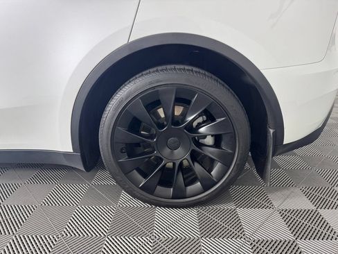 Used 2023 Tesla Model Y Long Range AWD/4WD image 12