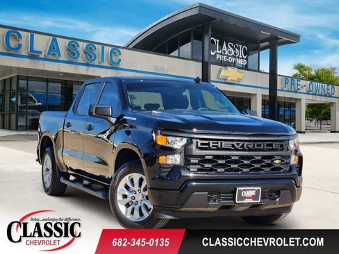 Used 2025 Chevrolet Silverado 1500 Custom RWD image 1
