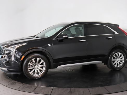 Used 2023 Cadillac XT4 Premium Luxury AWD/4WD image 2