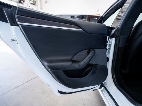Used 2022 Tesla Model S image 43