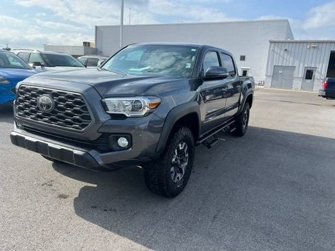 Used 2021 Toyota Tacoma TRD Off-Road AWD/4WD image 12