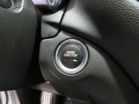 Used 2020 Chevrolet Equinox LT w/ Driver Convenience Package image 21