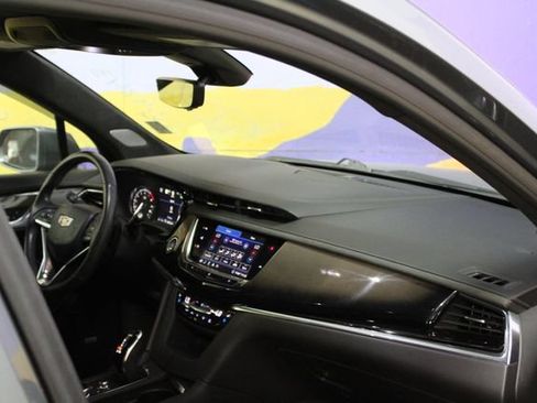 Used 2020 Cadillac XT6 Premium Luxury w/ Platinum Package AWD/4WD image 12