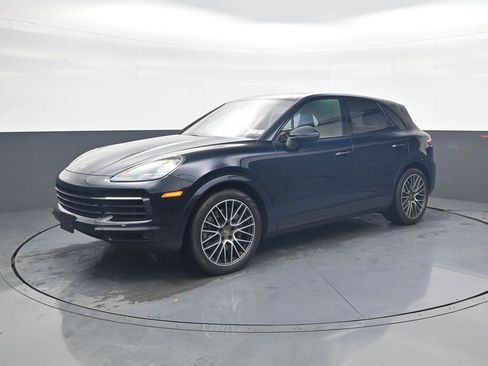 Used 2019 Porsche Cayenne S image 3
