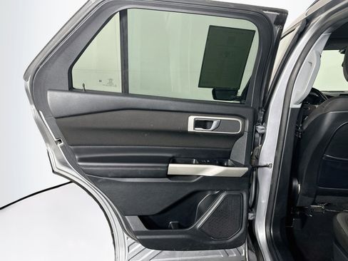 Used 2020 Ford Explorer XLT RWD image 26