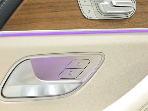 Used 2024 Mercedes-Benz GLS 580 GLS 580 w/ Warmth & Comfort Package image 28