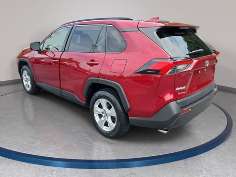 Used 2020 Toyota RAV4 XLE w/ Convenience Package FWD image 7