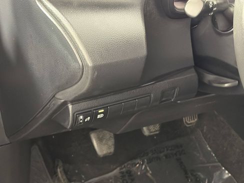 Used 2022 Toyota Corolla SE FWD image 13