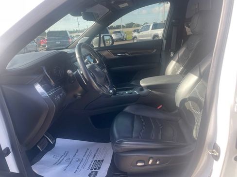 Used 2021 Cadillac XT6 Sport w/ Platinum Package AWD/4WD image 12