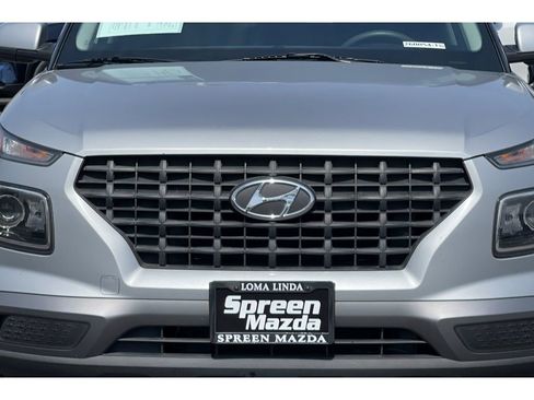 Used 2021 Hyundai Venue SE FWD image 41