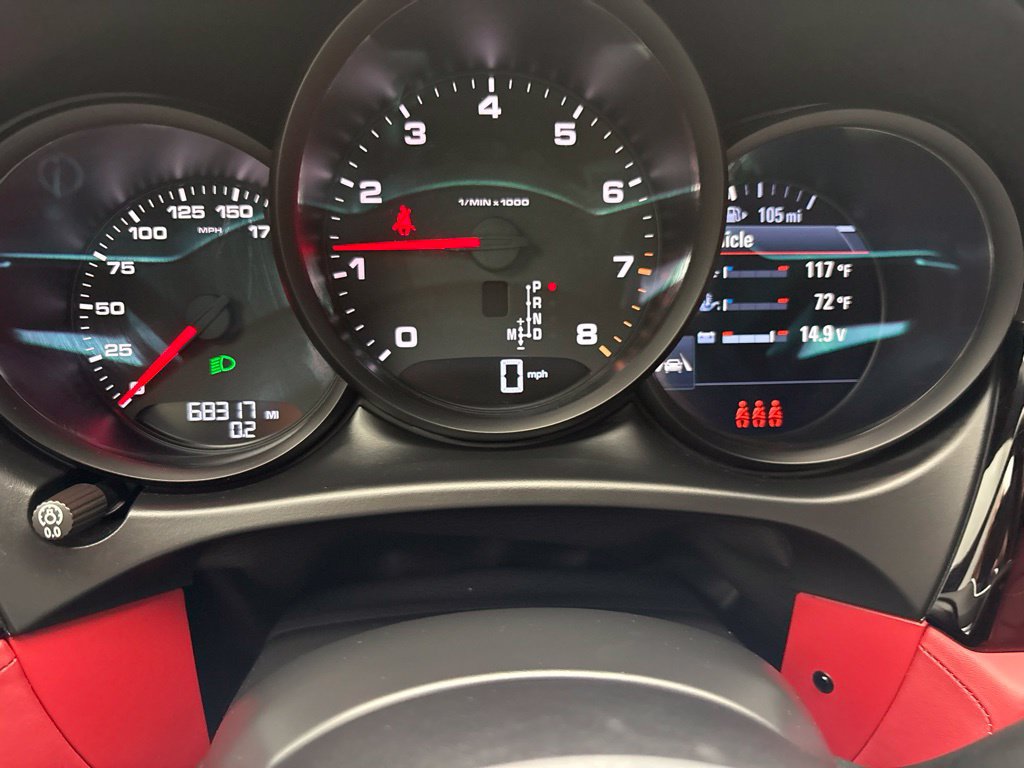 Certified 2020 Porsche Macan AWD/4WD image 32