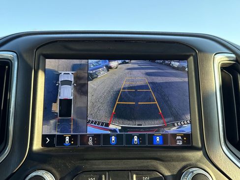 Used 2023 GMC Sierra 2500 AT4 w/ AT4 Premium Plus Package image 19