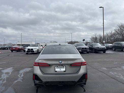 Used 2026 BMW 550e xDrive image 4