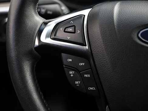 Used 2024 Ford Edge Titanium image 32