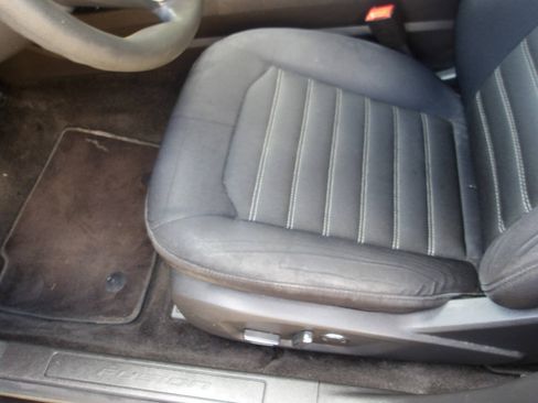 Used 2015 Ford Fusion SE FWD image 22