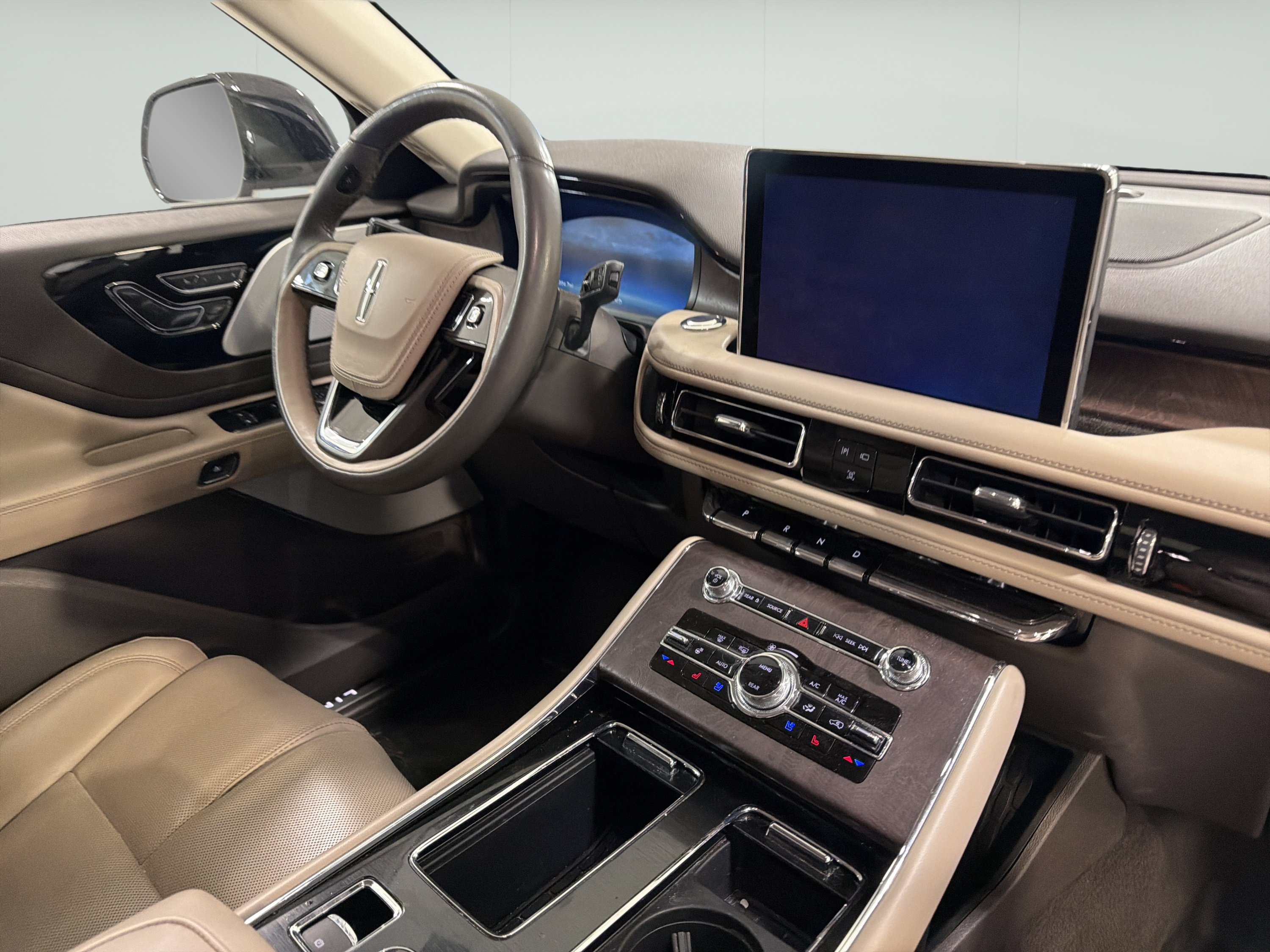 Used 2024 Lincoln Aviator Reserve w/ Equipment Group 201A RWD image 15