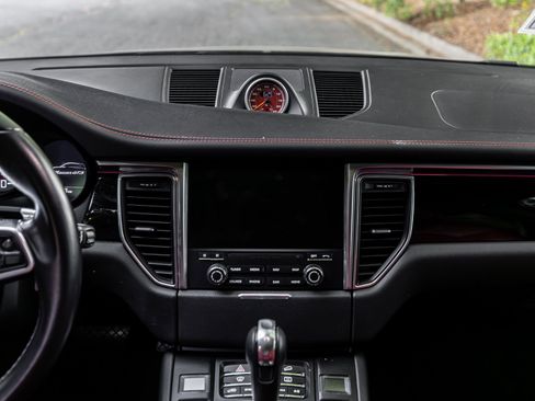 Used 2017 Porsche Macan GTS image 9